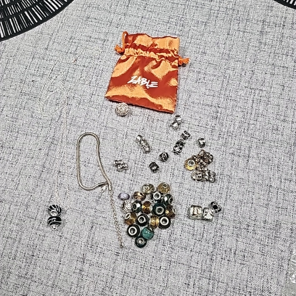 Zable mix charms with braclet AND necklace